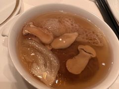 松茸竹荪菜胆汤-金轩中餐厅 Jin Xuan(浦东丽思卡尔顿酒店)