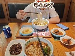 -呷佬·长沙手工米粉(金沙江路店)