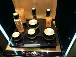-YVESSAINTLAURENT