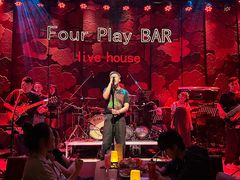 -FOUR PLAY BAR