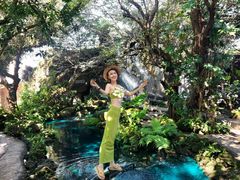 -Chom Cafe and Restaurant