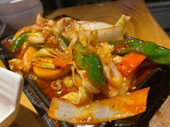 辣炒铁板鱿鱼-唯成•韩国炭火烤肉 유성고기