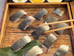 -围炉肉舍•炭烤活鳗•丹东海鲜烤肉(步行街店)