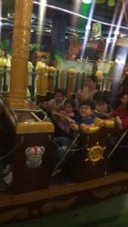 -维佳童话镇演出现场(徐东店)