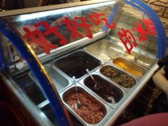 -爆炸头阿姨小四川正宗川味小吃(无任何分店)