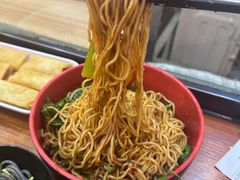 -爆炸头阿姨小四川正宗川味小吃(无任何分店)