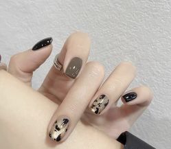 -桃色美甲沙龙
