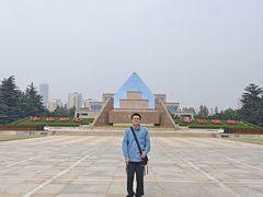 -上海市龙华烈士陵园