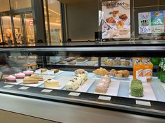 面包甜点陈列柜-Seesaw Coffee(苏州中心店)
