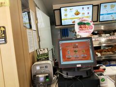 -华莱士·全鸡汉堡(财经学院店)