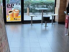 -麦当劳(长江西路得来速店)