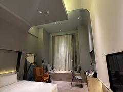 -上海虹桥中心爱琴海亚朵S酒店