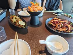 -曼听小寨海鲜烧烤·大连辣炒大王(盖州街店)