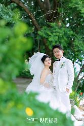 -现代经典婚纱摄影