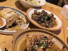 -头上红煨盐鸡·非遗院子餐厅