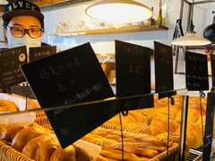 面包甜点陈列柜-仙峰天然面包(迎宾路店)