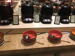 自助调料区-大中华希尔顿酒店-念自助餐·嗨啤·小龙虾
