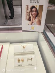 -周大福CHOW TAI FOOK(浦东八佰伴店)