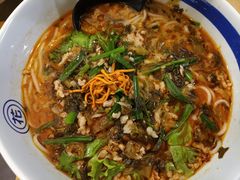 -花馬肆.云南过桥米线(汉神购物广场现场熬汤店)