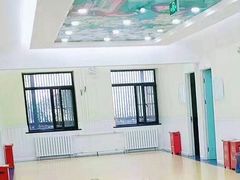 -LILY英语思维馆(玉泉路店)