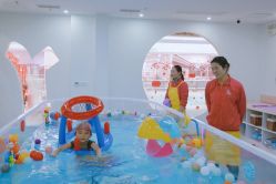-嗨游宝贝婴幼儿水育馆(缤格汇店)