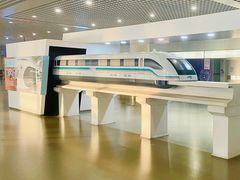 -龙阳路磁悬浮列车总站-停车场