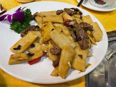 吊丝丹竹笋炒牛肉-德云居