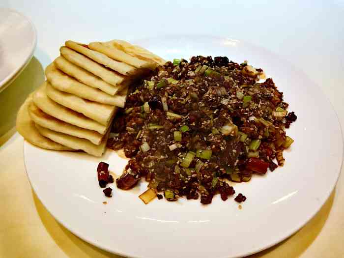 保定会馆(三丰店)-"进了这家店被特色的装修所吸引官府菜,来.