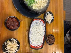 -丽虹云南过桥米线(兴工街店)