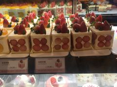 零售区-罗森尼娜(德思勤店)