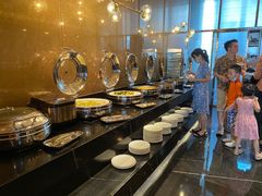 自助取餐区-天际餐厅(广州珠江新城假日酒店)