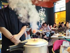 -蚝堡海鲜·威海菜·海肠捞饭·烧烤·亚洲吃蚝公司(幸福门店)