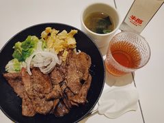 嫩肩烧肉饭-牛邸·烧肉饭(来福士店)