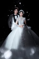 -喜爱高定婚纱摄影