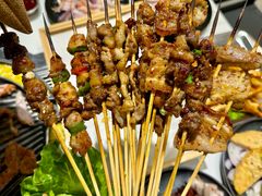 -山野的朋友露营炭火烤肉