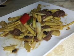 笋炒牛肉-广宁炭炉鸡煲·富临门饭店