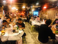 大堂-鲜入围煮花胶鸡海鲜火锅
