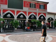 -佛罗伦萨小镇广佛名品奥特莱斯(疏港路店)