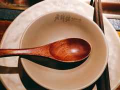 -老牌坊云南鱼豆花火锅(哈西万达店)