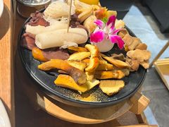 -一朵菌·野生菌探索家火锅(南亚店)