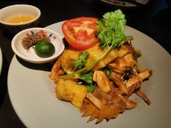 -大头虾越式风味餐厅(光明广场店)