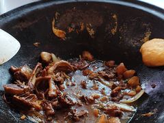 -粘豆包柴火铁锅炖