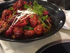 -虾弄弄海派小龙虾·牛羊蝎子火锅