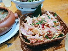 -老滇山寨•云南特色菜•地方菜•民族风情歌舞表演(金碧店)