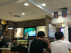 大堂-麦当劳(龙洞店)