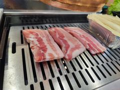 -臻牛烤肉