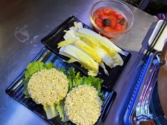 -龙巢盱眙龙虾·牛蛙·烧烤宵夜(八卦岭店)