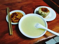 小米粥-宝瑞门钉肉饼店