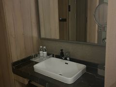 -上海外滩老码头亚朵酒店