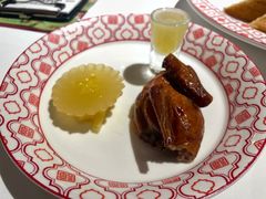 菠萝乳鸽-谭厨中山传家菜.乳鸽.脆鲩鱼(华强北中航城店)